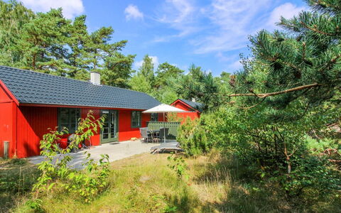 Jale - 50M from the Sea: Wood, House, Cottage, Home, Roof, Rural Area, Siding, Log Cabin, Garden Buildings, Hardwood