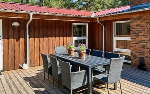 Gaja - 1Km from the Sea: Wood, Wood Stain, Door, Hardwood, Home, Deck, Porch, Cottage, Plank, Wood Flooring