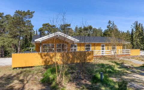 Arndis - 600M from the Sea: Wood, House, Cottage, Home, Roof, Rural Area, Siding, Log Cabin, Garden Buildings, Hardwood