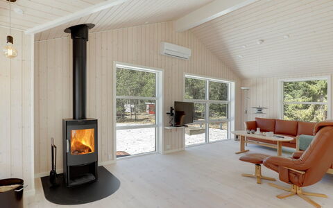 Arndis - 600M from the Sea: Wood, House, Cottage, Home, Roof, Rural Area, Siding, Log Cabin, Garden Buildings, Hardwood