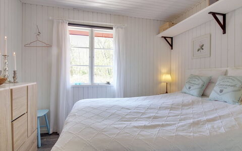 Ronja - 300M from the Sea: Bedroom, Wood, Interior Design, Bed, Flooring, Floor, Bed Sheet, Furniture, Bedding, Linens