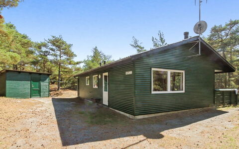 Michel - 300M from the Sea: Wood, House, Cottage, Home, Roof, Rural Area, Siding, Log Cabin, Garden Buildings, Hardwood