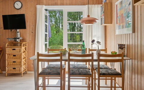 Tom - 125M from the Sea: Wood, House, Cottage, Home, Roof, Rural Area, Siding, Log Cabin, Garden Buildings, Hardwood