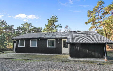 Ømunde - 150M from the Sea: Wood, House, Cottage, Home, Roof, Rural Area, Siding, Log Cabin, Garden Buildings, Hardwood