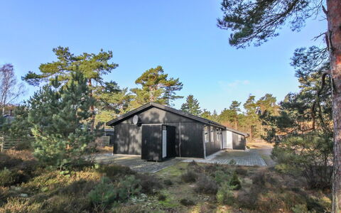 Ømunde - 150M from the Sea: Wood, House, Cottage, Home, Roof, Rural Area, Siding, Log Cabin, Garden Buildings, Hardwood