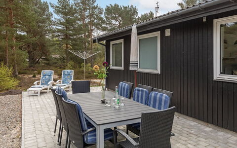 Ømunde - 150M from the Sea: Wood, House, Cottage, Home, Roof, Rural Area, Siding, Log Cabin, Garden Buildings, Hardwood