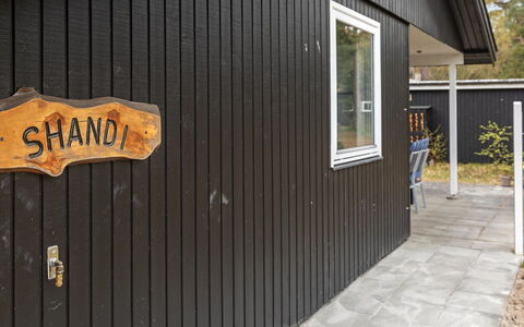 Ømunde - 150M from the Sea: Wood, House, Cottage, Home, Roof, Rural Area, Siding, Log Cabin, Garden Buildings, Hardwood