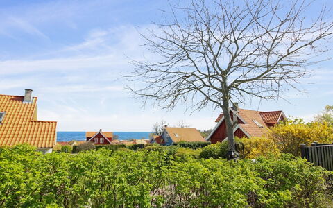 Skoge - 500M from the Sea: Grass, Shrub, House, Garden, Home, Cottage, Land Lot, Lawn, Groundcover