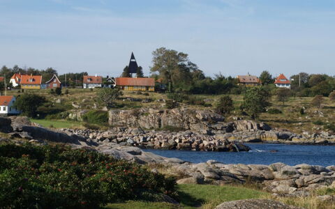 Skoge - 500M from the Sea: Grass, Shrub, House, Garden, Home, Cottage, Land Lot, Lawn, Groundcover