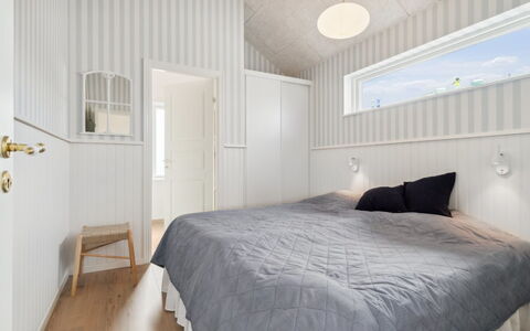 Skoge - 500M from the Sea: Wood, Flooring, Ceiling, Floor, Interior Design, Bedroom, Bed, Wood Flooring, Room