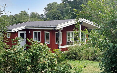 Hannele - 200M from the Sea: Roof, House, Land Lot, Home, Cottage, Estate, Garden Buildings, Shade, Log Cabin, Landscaping