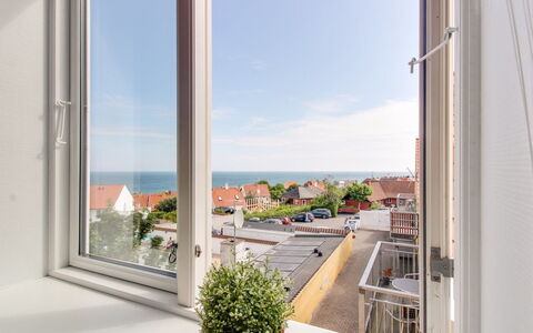Sylviane - 500M from the Sea: Shrub, Urban Design, Groundcover, Brick, Apartment, Estate, Brickwork, Balcony, Landscaping