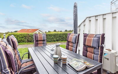 Frederique - 400M from the Sea