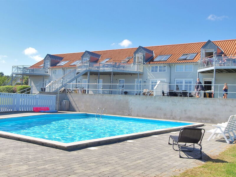 Hunter - 400M from the Sea