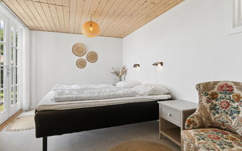 Fabine - 50M from the Sea: Bed, Furniture, Interior Design, Bedroom, Wall, Flooring, Floor, Wood, Ceiling, Bedding