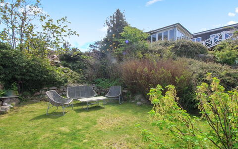 Ullamaj - 30M from the Sea: Wood, House, Cottage, Home, Roof, Rural Area, Siding, Log Cabin, Garden Buildings, Hardwood