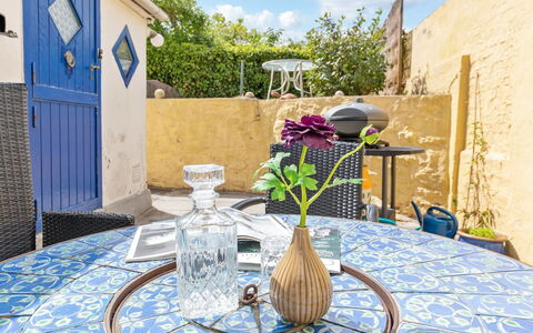 Alea - 200M from the Sea: Roof, House, Land Lot, Home, Cottage, Estate, Garden Buildings, Shade, Log Cabin, Landscaping