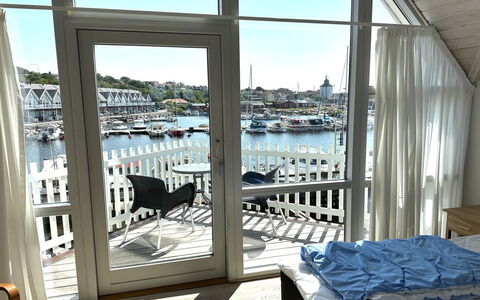 Otis - 10M from the Sea: Apartment, Balcony, Outdoor Furniture, Deck, Porch, Flowerpot, Chair, Houseplant, Hardwood, Aluminium