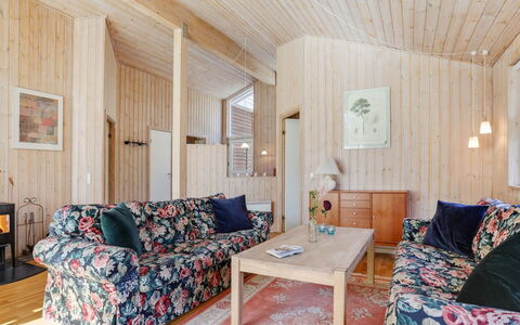 Sakarias - 800M from the Sea: Roof, House, Land Lot, Home, Cottage, Estate, Garden Buildings, Shade, Log Cabin, Landscaping