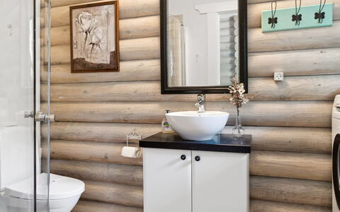 Heli - 200M from the Sea: Wood, Plumbing Fixture, Flooring, Interior Design, Bathroom, Floor, Plumbing, Toilet Seat, Toilet, Sink