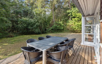 Dorit - 600M from the Sea