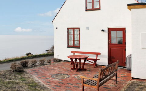 Uschi - 15M from the Sea: Building, House, Window, Home, Roof, Residential Area, Shrub, Cottage, Land Lot