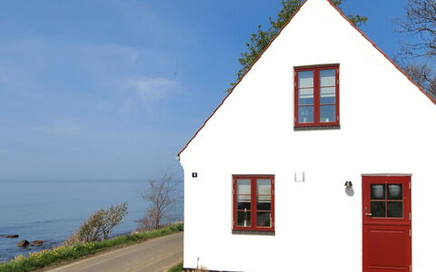 Uschi - 15M from the Sea: Building, House, Window, Home, Roof, Residential Area, Shrub, Cottage, Land Lot
