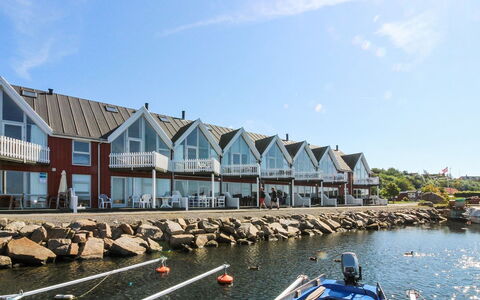 Allette - 10M from the Sea: Wood, House, Cottage, Home, Roof, Rural Area, Siding, Log Cabin, Garden Buildings, Hardwood