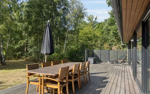 Ellin - 800M from the Sea: Wood, Roof, Architecture, Home, House, Cottage, Siding, Hardwood, Slope, Estate