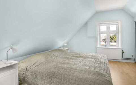 Heleen - 100M from the Sea: Bedroom, Flooring, Ceiling, Floor, Interior Design, Bed, Bedding, Home, Room, Bed Sheet