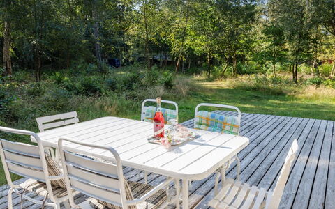 Chenoa - 200M from the Sea: Wood, House, Cottage, Home, Roof, Rural Area, Siding, Log Cabin, Garden Buildings, Hardwood
