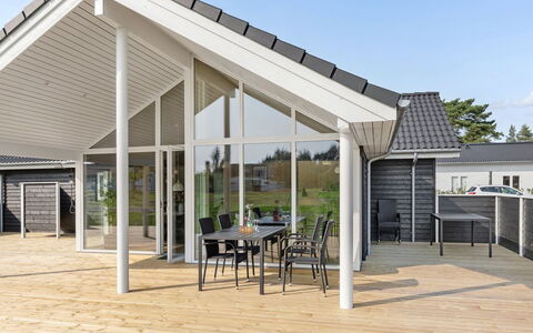 Widerik - 260M from the Sea: Grass, House, Roof, Home, Cottage, Shrub, Land Lot, Rural Area, Farmhouse, Groundcover