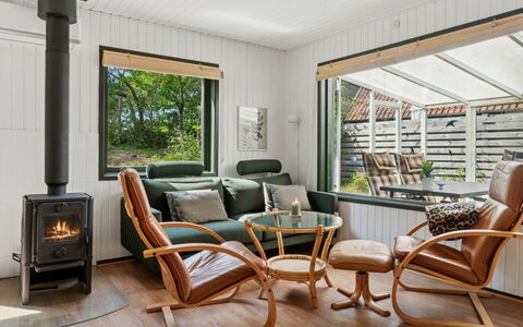 Ellinor - 300M from the Sea: Thatching, Cottage, House, Roof, Home, Farmhouse, Hut, Estate, Village