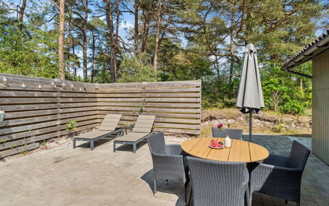 Ellinor - 300M from the Sea: Thatching, Cottage, House, Roof, Home, Farmhouse, Hut, Estate, Village