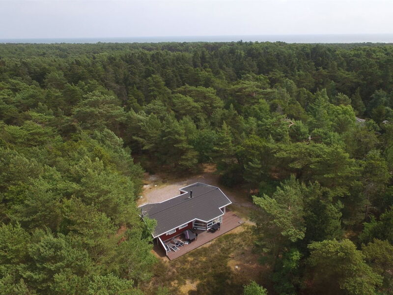 henriette - 850m From The Sea