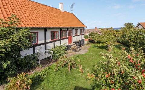 Melusine - 200M from the Sea: Wood, House, Cottage, Home, Roof, Rural Area, Siding, Log Cabin, Garden Buildings, Hardwood