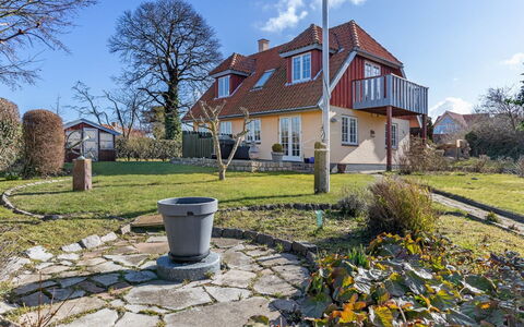 Jolin - 200M from the Sea: Cottage, Garden, Siding, Garden Buildings, Shade, Yard, Backyard, Lawn, Farmhouse, Landscaping