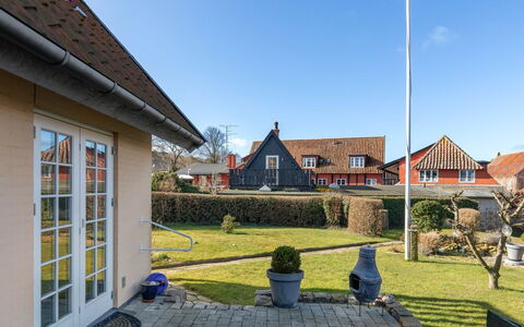 Jolin - 200M from the Sea: Wood, House, Cottage, Home, Roof, Rural Area, Siding, Log Cabin, Garden Buildings, Hardwood