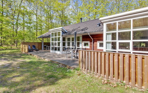 Verner - 500M from the Sea: Home, Residential Area, House, Cottage, Roof, Land Lot, Siding, Garden, Estate, Lawn