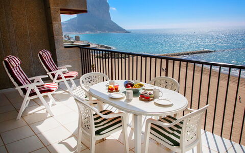 Calpe Playa: Water, Table, Furniture, Sky, Property, Chair, Building, Azure, Tableware, Seaside Resort