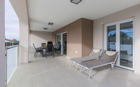 Umag Murine 110: Property, Interior Design, Shade, Hall, Floor, Living Room, Wood, Flooring, Real Estate