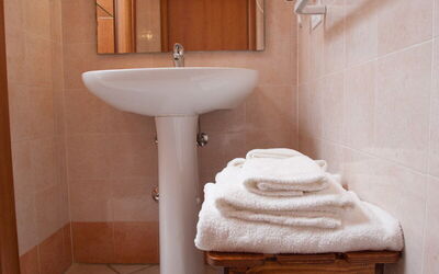 Accommodation:&nbsp;Baraka Apartments Mono 1