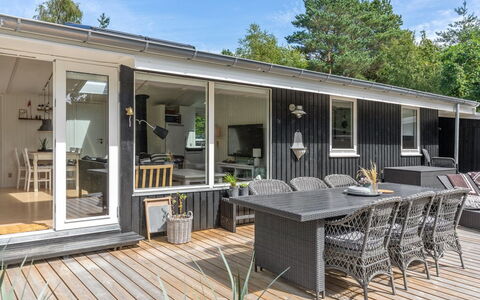 Essi - 300M from the Sea: Cottage, Garden, Siding, Garden Buildings, Shade, Yard, Backyard, Lawn, Farmhouse, Landscaping