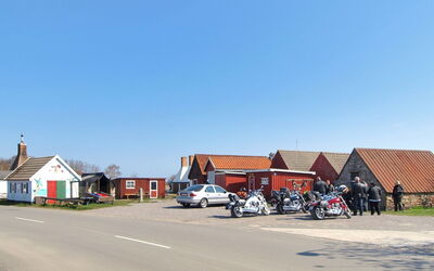 Anemette - 100M from the Sea