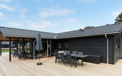 Ignat - 175M from the Sea: Wood, House, Cottage, Home, Roof, Rural Area, Siding, Log Cabin, Garden Buildings, Hardwood