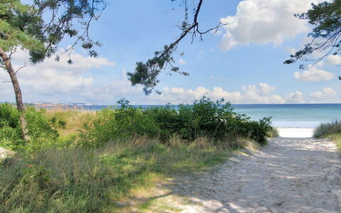 Berthilde - 400M from the Sea: Sky, Blue, Natural Environment, Vegetation, Summer, Coast, Ecoregion, Beach, Coastal And Oceanic Landforms, Sea
