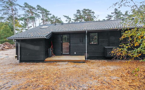 Eliz - 800M from the Sea: Wood, House, Cottage, Home, Roof, Rural Area, Siding, Log Cabin, Garden Buildings, Hardwood