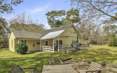 Christella - 200M from the Sea
