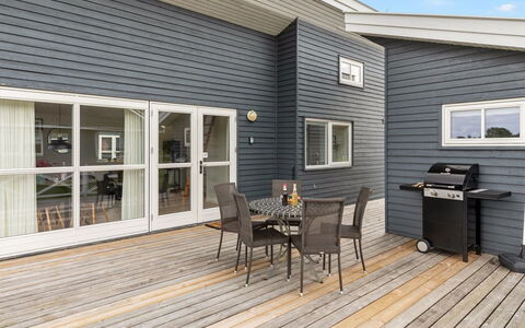 Helemine - 2.8Km from the Sea: Wood, House, Cottage, Home, Roof, Rural Area, Siding, Log Cabin, Garden Buildings, Hardwood