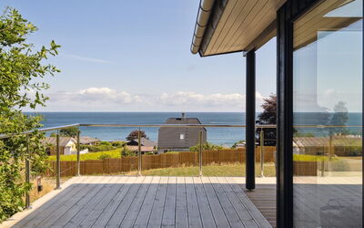 Maike - 200M from the Sea